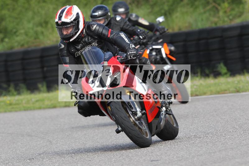 /Archiv-2025/10 23.04.2025 Cornu Master School ADR/gruen-vert/313